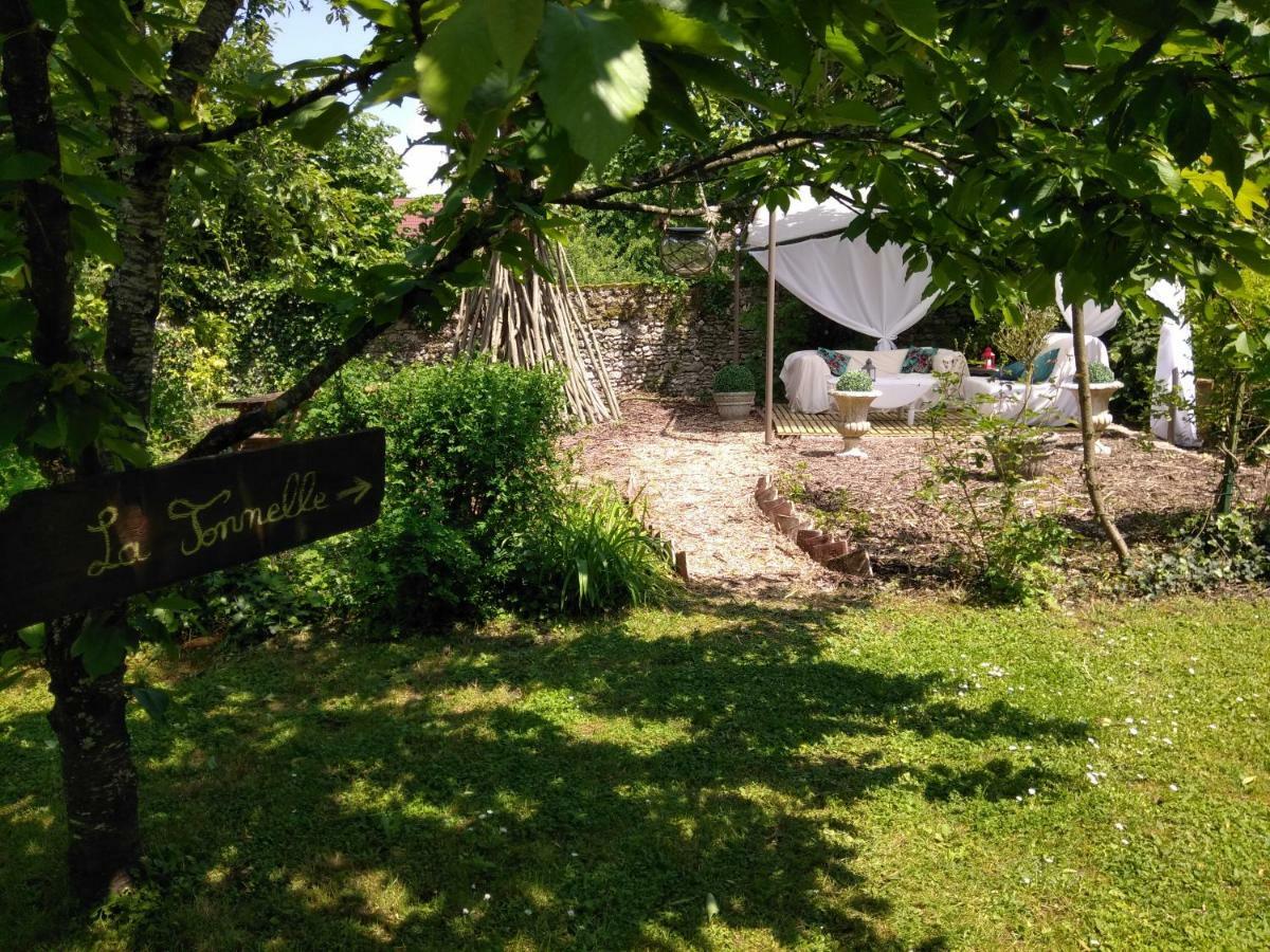 Le Clos De La Vigneronne Messas Exteriör bild